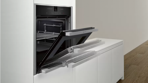 Built-in oven with Slide&Hide